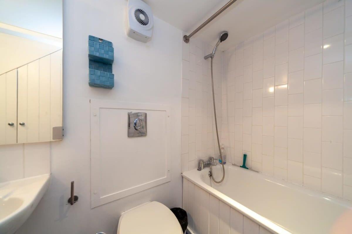 Charming 1 Bedroom Apartment In Old School House Londres Exterior foto