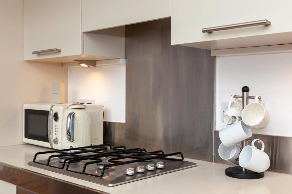 Charming 1 Bedroom Apartment In Old School House Londres Exterior foto