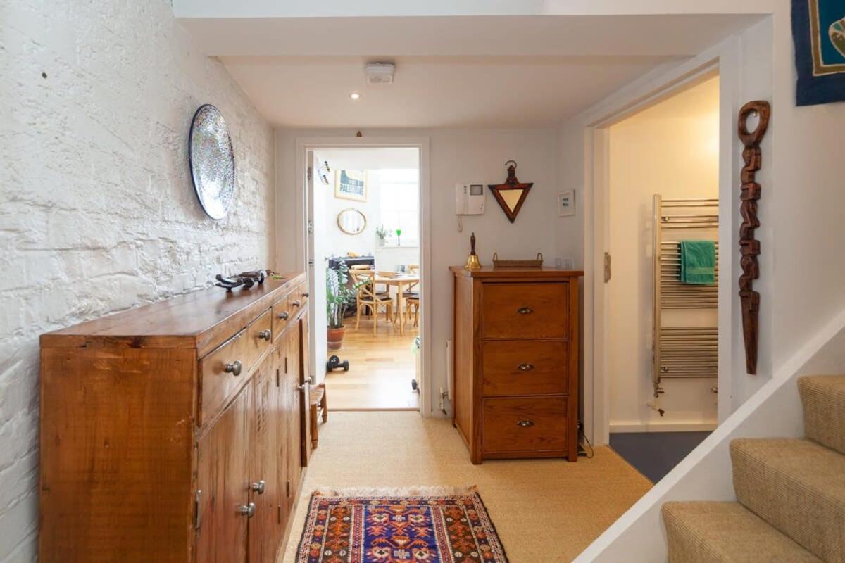 Charming 1 Bedroom Apartment In Old School House Londres Exterior foto