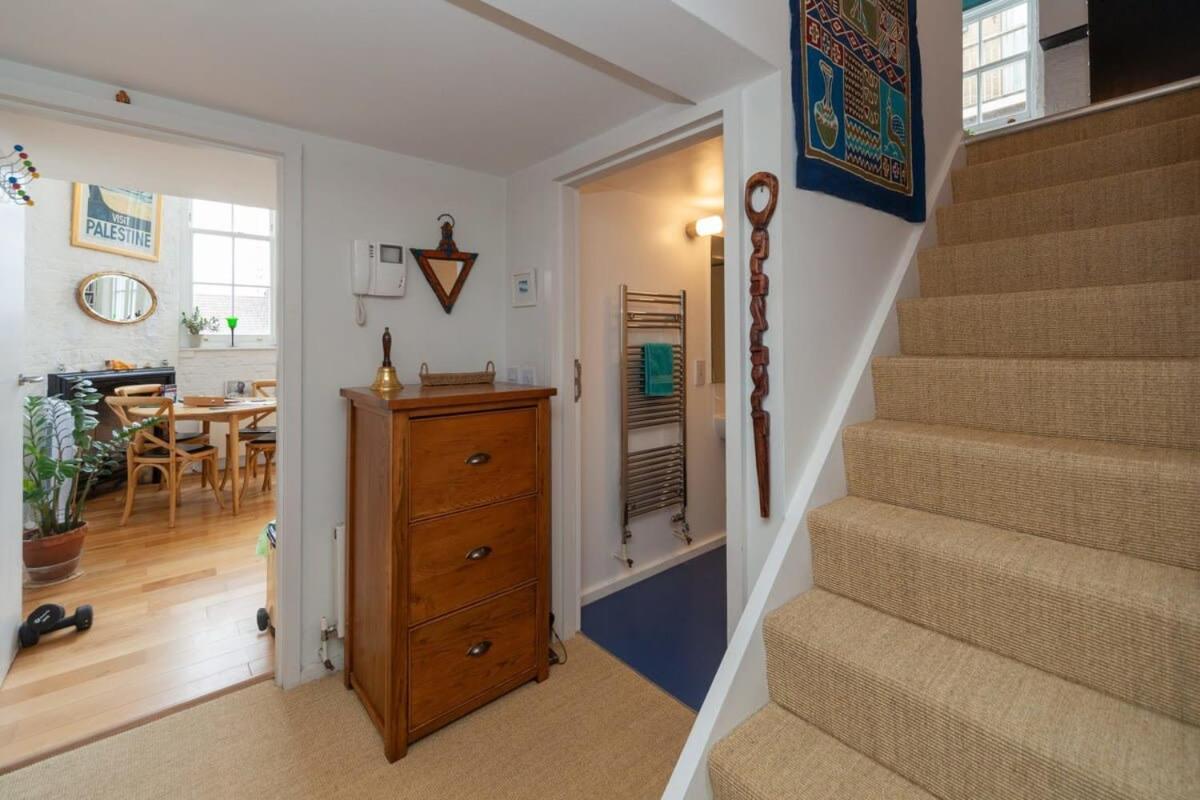 Charming 1 Bedroom Apartment In Old School House Londres Exterior foto